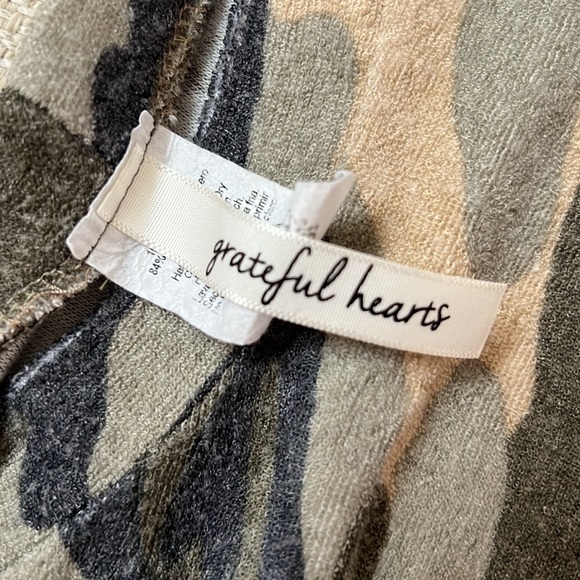 Camo top - Picture 2 of 2